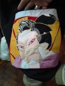 VESTIDO INSPIRACION JAPONESA CON APLICON DE TAPIZ EN COLLAGE EN BOLSILLOS 5